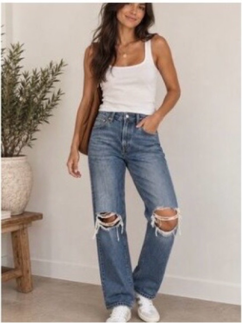 Levi's Low Pro Straight 90’s Mid-Rise Distressed Women's Jeans.